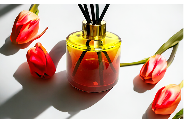 Apaļa pudele mājas smaržām, Good vibes Intense Yellow 100 ml 2 Apaļa pudele mājas smaržām, Good vibes Intense Yellow 100 ml 2