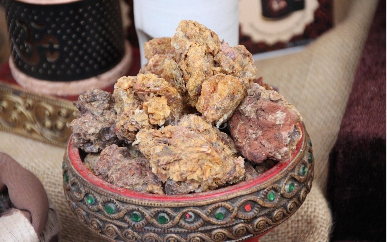 Frankincense & Myrrh Frankincense & Myrrh