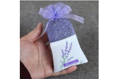 Lavandas ziedi violetā organzas maisiņā (ar lavandas motīviem) Lavandas ziedi violetā organzas maisiņā (ar lavandas motīviem)