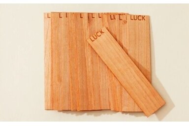 Koka daktis "Crackling Word Wick LUCK .03", platums 15,9 mm / garums 79,4 mm