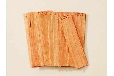 Koka daktis "Crackling Word Wick LOVE .04", platums 15,875 mm / garums 79,37 mm, BEZ turētājiem