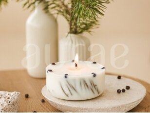 Natūralaus sojų vaško žvakė su eglės spygliais 250 g