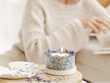 Natural Soy Wax Candle With Cornflower Petals 250 g