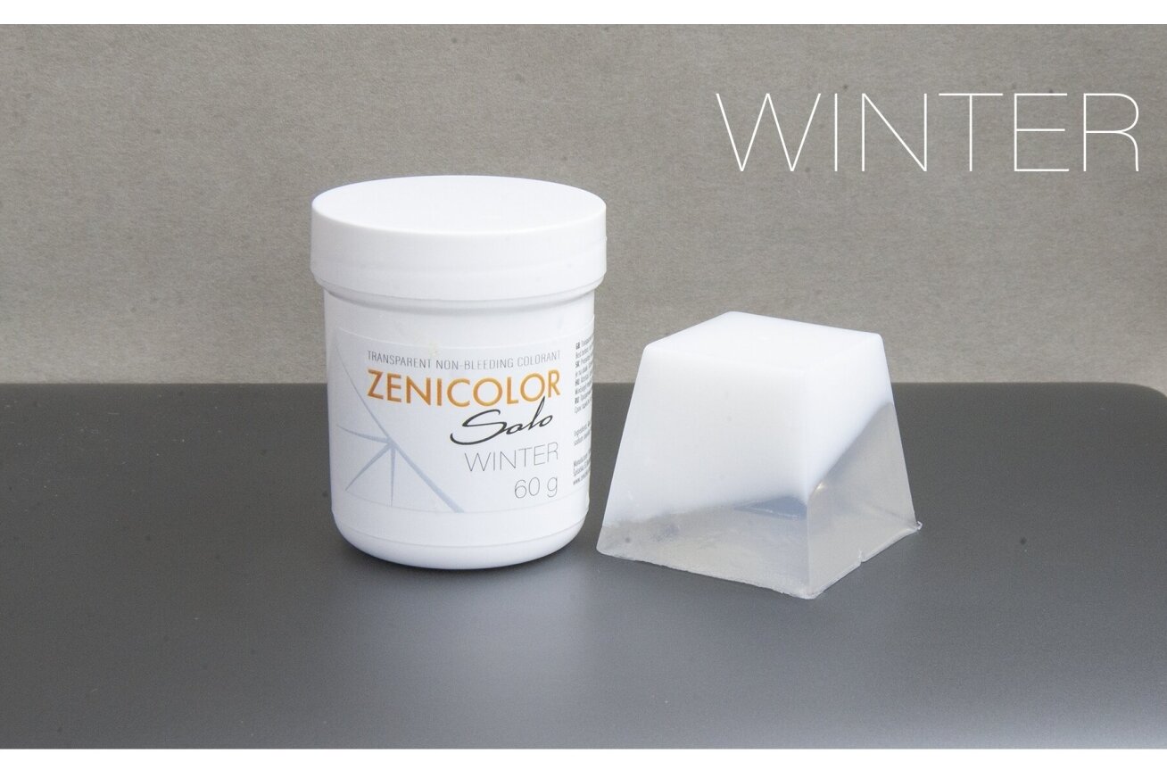 Caurspīdīgas neizplūstošas “izkausē un ielej” krāsvielas ziepju bāzei ZENICOLOR SOLO Winter 60 g